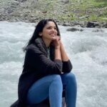 Pooja Sawant Instagram - Serene musing sound of the flow .. heals everything quickly ✨ Happy Mother’s Day to our beautiful Mother Nature 🌊 🌳 #travel #india #mothernature #joshapp #realhai #joshappofficial #joshmarathi