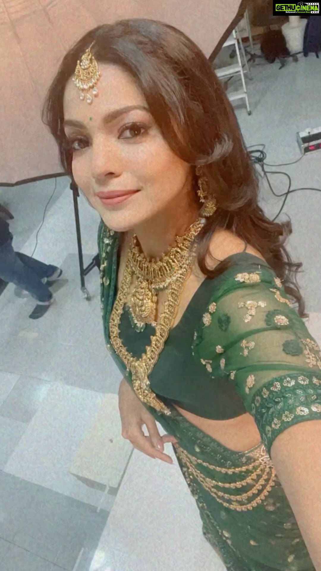 Pooja Sawant Instagram - Coz you are strong ✨✨✨ Dolled up for @kalyanjewellers_official Styled by @shahbinals Make up @muabyshailesh @officialjoshapp @josh.marathi