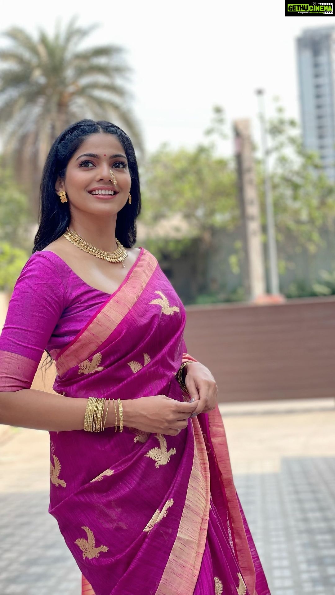 Pooja Sawant Instagram - Wearing ‘ आजीची साडी ‘ 🌸 With beautiful traditional jewellery by @kalyanjewellers_official This is the perfect combination ♥️ Make up by @vrushti_harkare #आजीचीसाडी #kalyanjewellers #joshapp #joshappofficial #joshmarathi