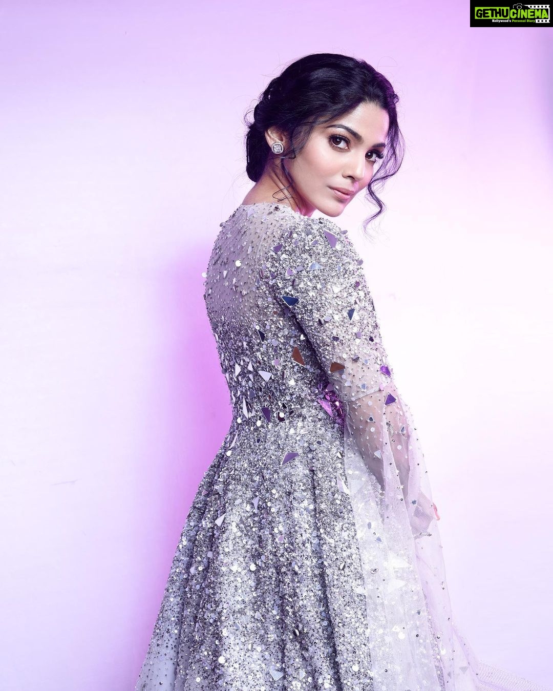 Pooja Sawant Instagram - #filmfare2021 Outfit @rajgharana.rg Styled by @trushala_nayak Mua by @muabyshailesh Jewellery by @style_sparkler Shot by @shruu_t
