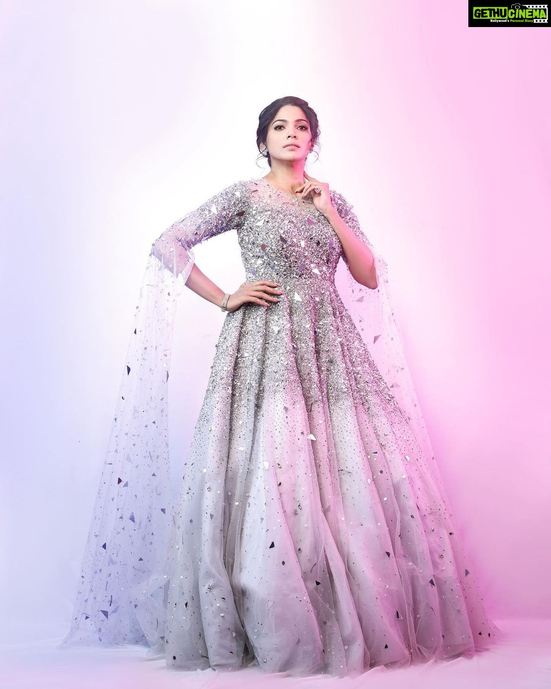 Pooja Sawant Instagram - #filmfare2021 Outfit @rajgharana.rg Styled by @trushala_nayak Mua by @muabyshailesh Jewellery by @style_sparkler Shot by @shruu_t