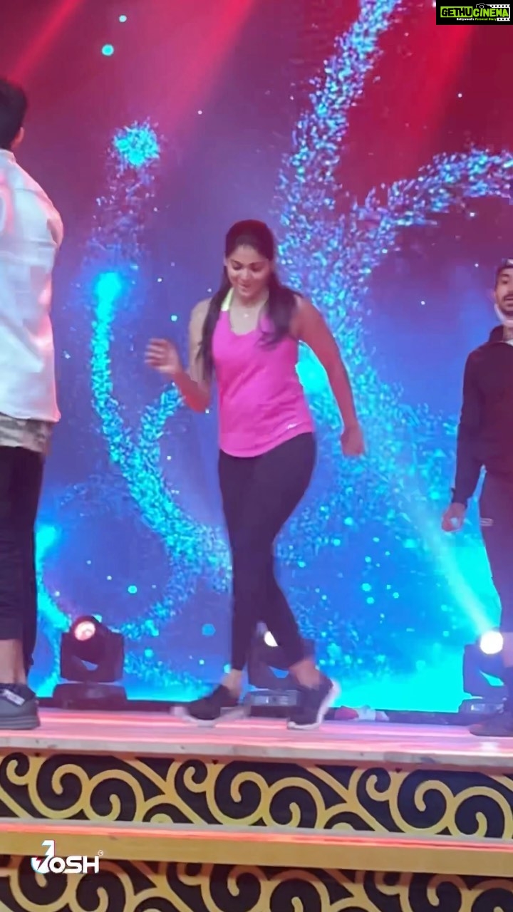 Pooja Sawant Instagram - happy vibes only ✨🙌🏻 #filmfare #dance #rehersal #joshapp #joshmarathi #joshappofficial