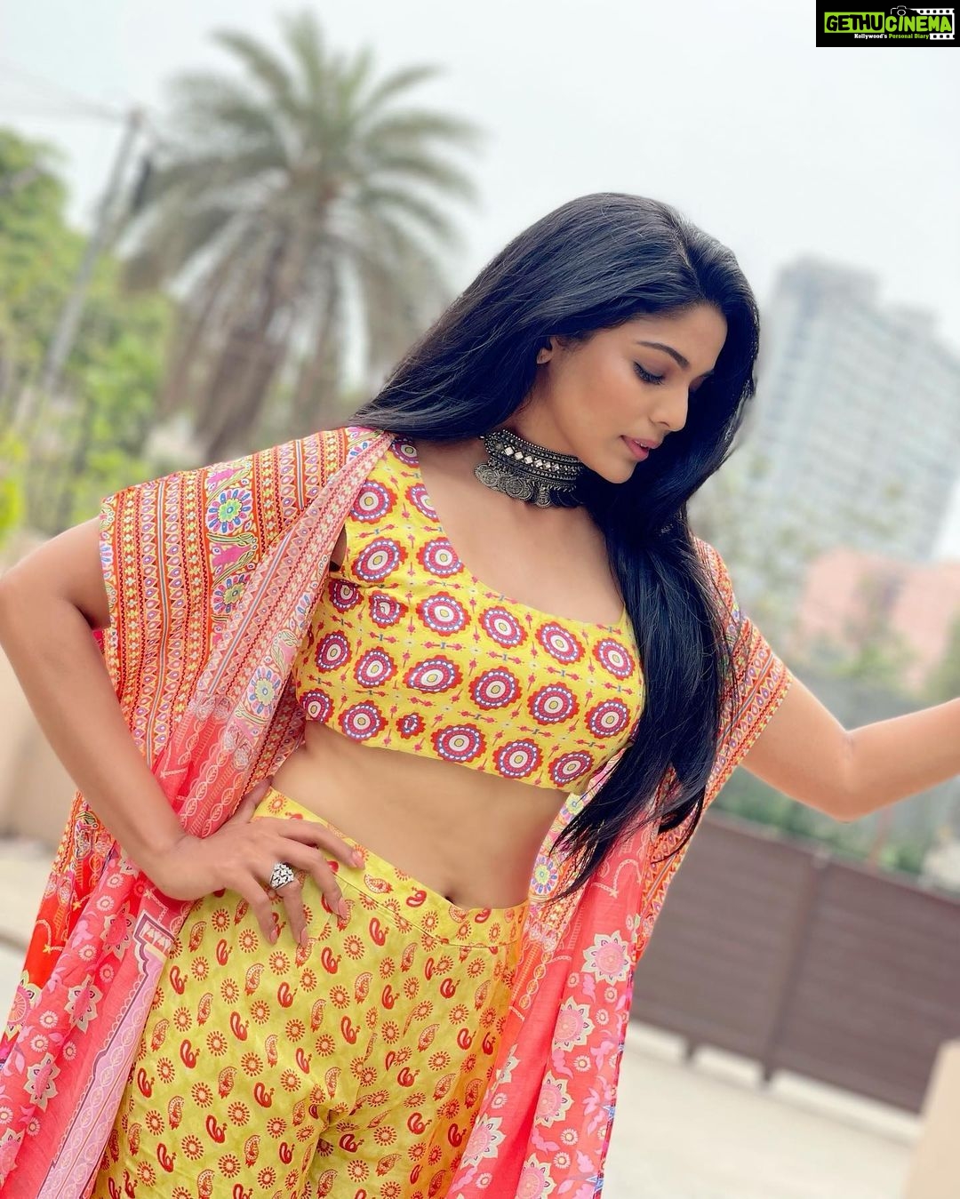 Pooja Sawant Instagram - Well …It’s official to say ‘hello summer‘ ☀️ Outfit by @theboozybutton Styled by @trushala_nayak Make up @vrushti4260