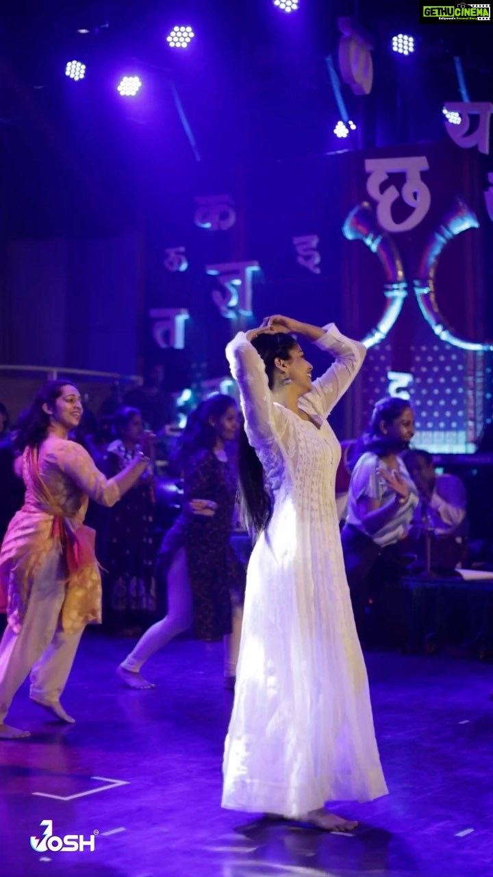 Pooja Sawant Instagram - उद्या मराठी भाषा गौरव दिनानिमित्त माझी सर्वात आवडती नायिका ( माझा आदर्श)‘स्मिता पाटील’ यांना मानवंदना देण्याचा एक छोटासा प्रयत्न …… #मराठीभाषागौरवदिन #joshmarathi #joshappofficial #joshapp