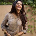 Pooja Sawant Instagram - Your inner happiness and wellness should be a priority in everything you do 💫🌸✨ 📸 @shruu_t 💄 @vrushti_harkare