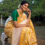 Pooja Sawant Instagram - 🌟✨ Saree by @aura_benaras Jewellery @kalyanjewellers_official Styled by @prachethestylist Shot by @dadhi_wala Make up @vrushti_harkare Hair @seemaaofficial