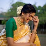 Pooja Sawant Instagram - 🌟✨ Saree by @aura_benaras Jewellery @kalyanjewellers_official Styled by @prachethestylist Shot by @dadhi_wala Make up @vrushti_harkare Hair @seemaaofficial