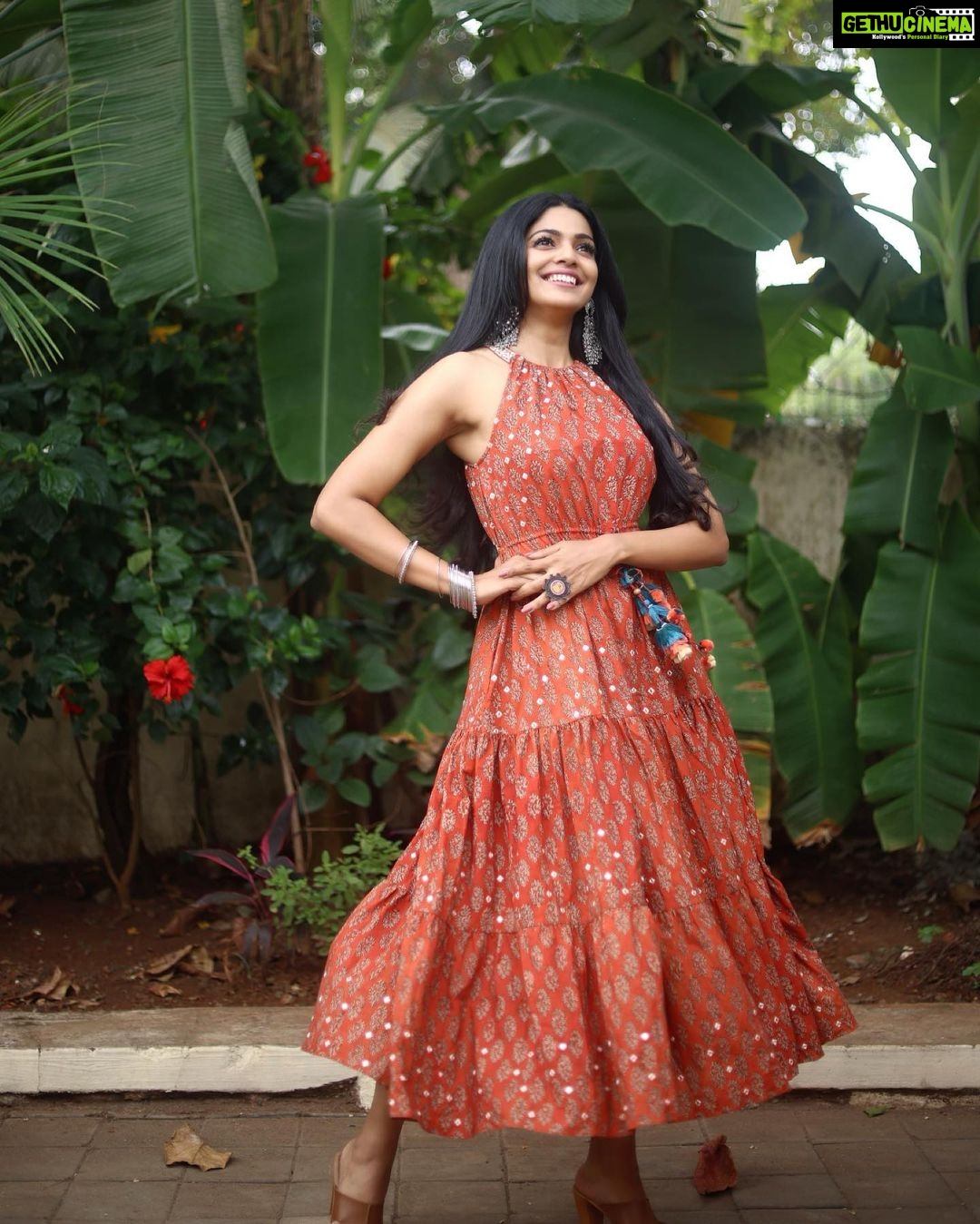 Pooja Sawant Instagram - 🍁 Outfit @maddermuch Styled by @prachethestylist Shot by @shruu_t