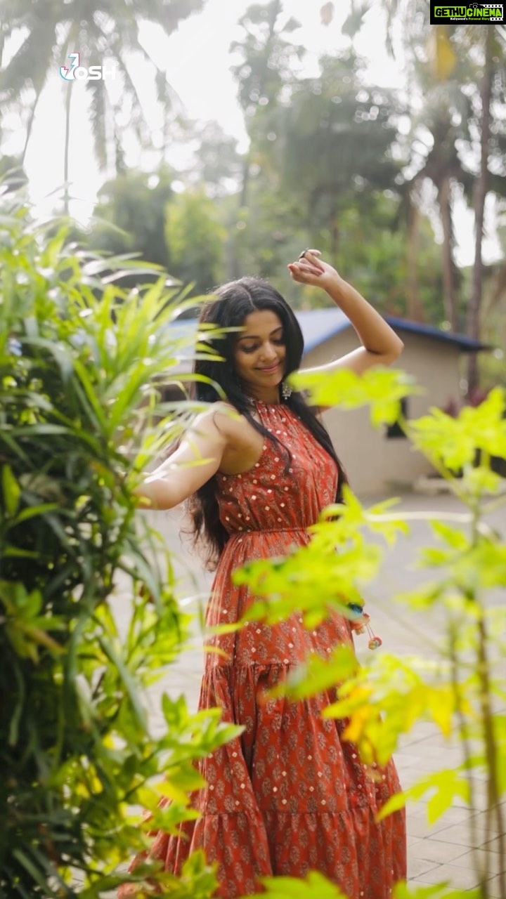 Pooja Sawant Instagram - Baby girl , Love your mess 🌸 it’s ok to make mistakes but it’s not ok to repeat one . Your magic will take care of the rest ✨💫 Outfit by @maddermuch ♥️ Styled by @prachethestylist @josh.marathi @officialjoshapp #joshapp #joshappofficial #joshmarathi