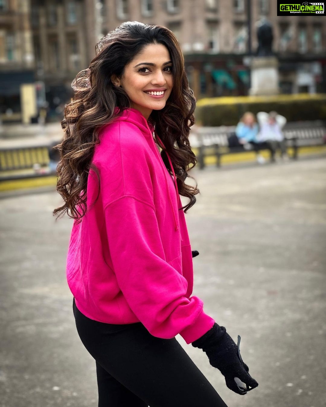 Pooja Sawant Instagram - रंग सारी गुलाबी 💕💓💞🌸