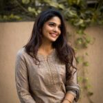 Pooja Sawant Instagram - Your inner happiness and wellness should be a priority in everything you do 💫🌸✨ 📸 @shruu_t 💄 @vrushti_harkare