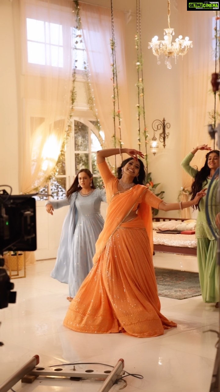 Pooja Sawant Instagram - It’s super fun to shoot with my @kalyanjewellers_official family 💫 ♥️♥️♥️