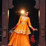 Pooja Sawant Instagram - 🧡 Outfit @rarstudio_official Styled by @trushala_nayak MUA @muabyshailesh @makeupandhair_by_anita Shot by @shruu_t