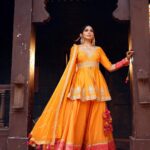 Pooja Sawant Instagram - 🧡 Outfit @rarstudio_official Styled by @trushala_nayak MUA @muabyshailesh @makeupandhair_by_anita Shot by @shruu_t