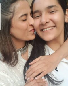 Pooja Sharma Instagram - Happy Birthday MY DOLL @ayanasharma.14 👭❤ The brightest blessings for you today and forever 🎉💥🎊... I love the human you are blossoming into. Just looking at you brightens up my day and fills my heart with joy 💞❤💖💗💞💕

#ladli #meriladli #sabkiladli #sweet16 #happybirthday  #love #gorgeous #doll