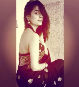 Pooja Sharma Instagram - They say " Dont look back unless it's a good view"...I am looking at U guys 👀 ...surely a good view ❤