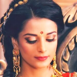 Pooja Sharma Instagram - ...and then she learnt how to be a PRINCESS 👸  #draupadi #yagyasaini #mahabharat #samragi