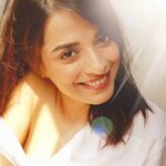 Pooja Sharma Instagram - Eternal Sunshine 🌞🌞🌞seems to have been switched on💫.Will it now cause a spotless mind ? #eternalsunshineofthespotlessmind 📸 : The eternal fav @ayanasharma.14