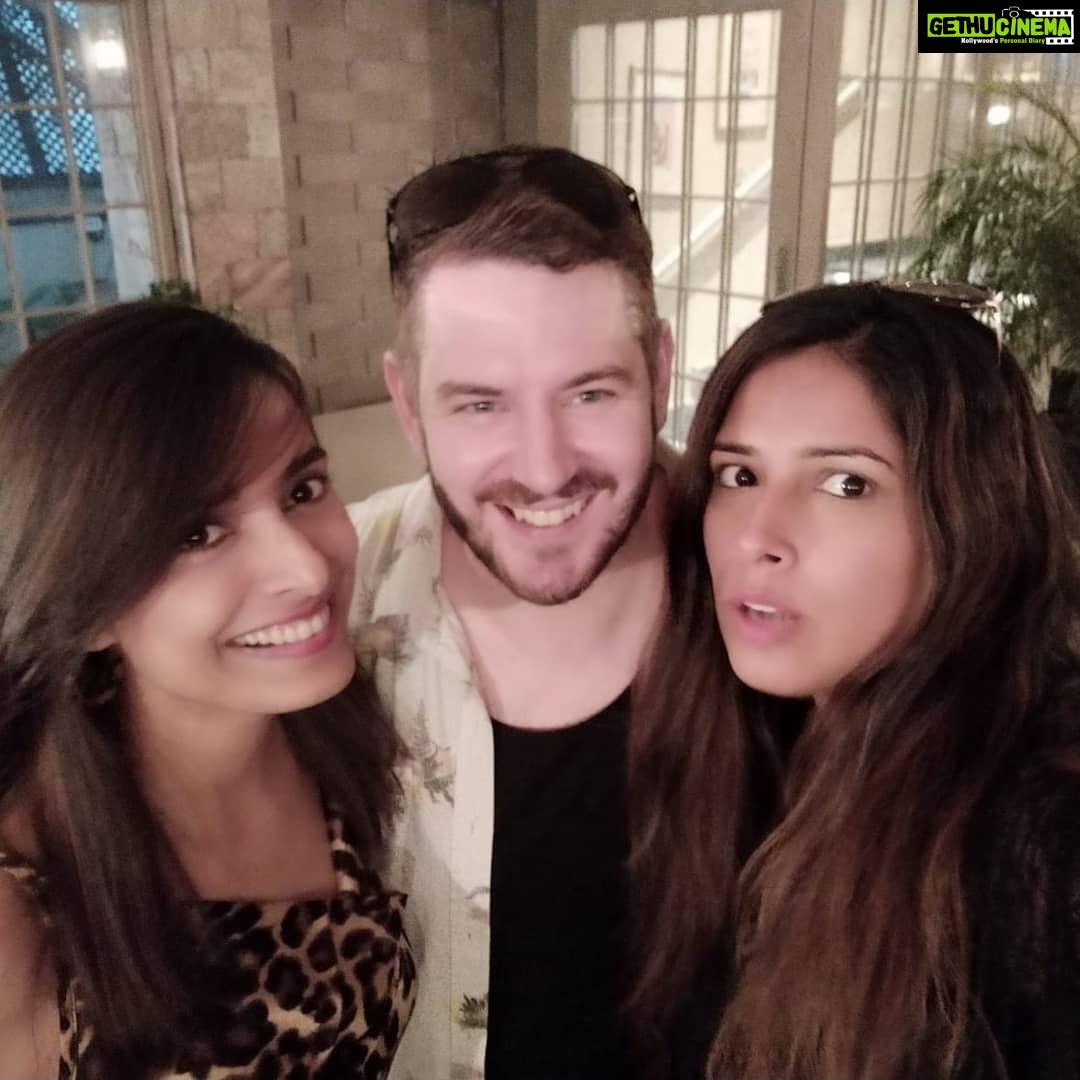 Pooja Sharma Instagram - The delight of meeting friends...after long 🤩😍🥰🤗💖💞