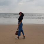 Pooja Sharma Instagram - U see the most beautiful thing about where i stay is the SEA 🌊...and it brings immense joy to me 😍🥰