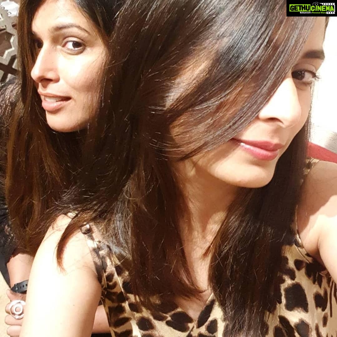 Pooja Sharma Instagram - The delight of meeting friends...after long 🤩😍🥰🤗💖💞