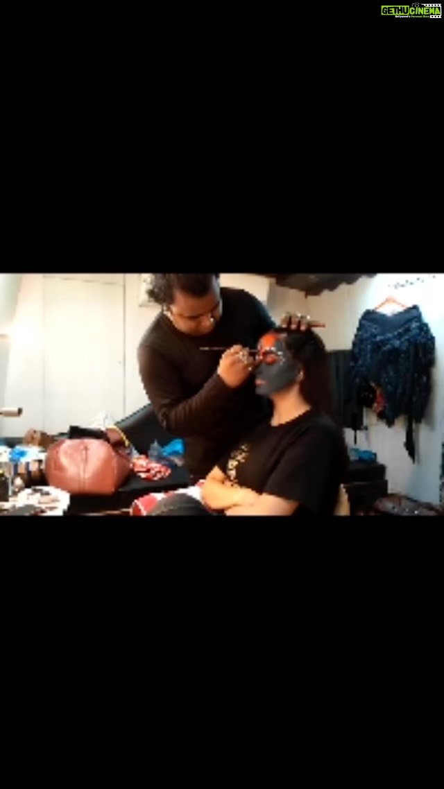 Pooja Sharma Instagram - Always the Star 🌟… No No, not me ! You will find out in the reel. So this is for all Mahakaali fans ; a casual video is being filmed of the actor one would assume, but no the spotlight has got to be elsewhere … Always 😉😂 #mahakaali #jaimahakaali #mahakaalianthhiaarambhhai #makeup #makeupartist #makeupartisthistarhai