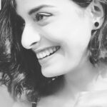 Pooja Sharma Instagram - Khush raho...shukrana karo ❤ The warmth and light of the festival fill our lives 🌟🔥🔥🔥🌟 #shukrana #khushi #happylohri