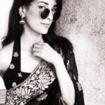 Pooja Sharma Instagram - Aapki rooh tak jhaank sakti hai👀... acha,kya dekha?...nimbuda...khatta nimbuda 🍋. Khatta nimbu...how sweet 😁🍋 ...the language of oxymorons ! 💗 #oxymoron #tellmeyourfavoxymoron