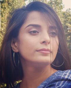 Pooja Sharma Instagram - Sometimes i dont think much before posting a picture. Just wanted to say HI, so here I am ...and yes a big thank you for the outpouring of love and the beautiful msgs streaming in for your much loved Mahabharat re telecast. Warms my heart with love and gratitude for all of you. Much love ❤. Stay healthy 😘

#justpost #justwantedtosayhi