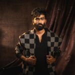 Pradeep Ranganathan Instagram - Whole credits to the very sweet team below . Everyone the photographer , stylist , designer, makeup artist , hair stylist , editor ,assistants ,light men were so cool and talented☺️ Photographer @gk_.photography._ Stylist @paviiiee_08 Designer @vurccidali Makeup @vaishusmakeuprevamp Assis @_dhinesh_siva_ Retouch @harry_dane_retouch Hair @s_h_a_r_a_n_s_t_y_l_i_s_t
