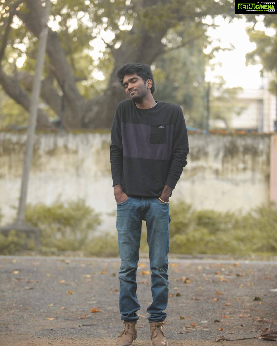 Pradeep Ranganathan Instagram - Ava ava.. Avava.. Avava.. Ava ava