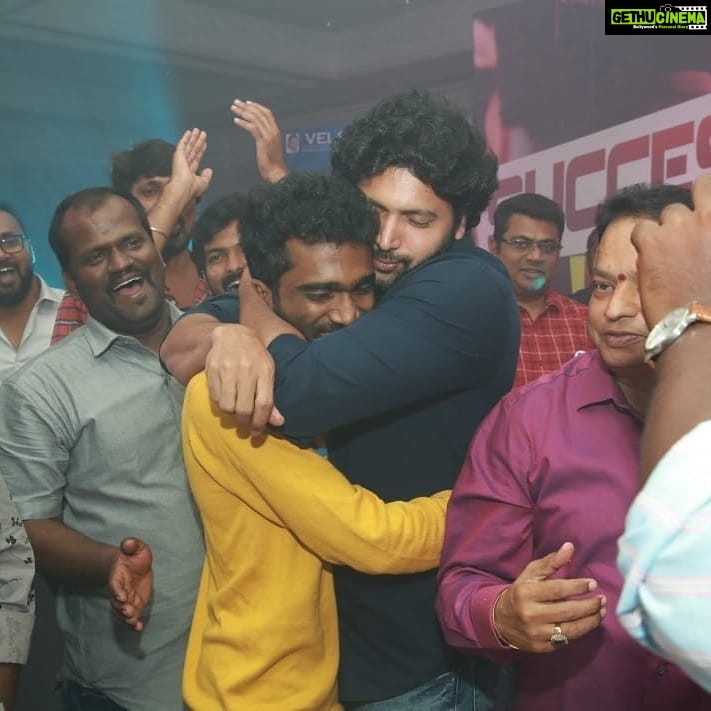 Pradeep Ranganathan - 76.5K Likes - What more can I ask for ❤❤❤❤❤ He took care of me like his son ❤❤❤❤❤ Happyyyyyyyyyyyyyyyyyyyyyyy ❤❤❤❤❤❤❤❤
@aarti.ravi
#Comali