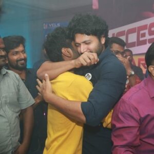 Pradeep Ranganathan Instagram - What more can I ask for ❤❤❤❤❤ He took care of me like his son ❤❤❤❤❤ Happyyyyyyyyyyyyyyyyyyyyyyy ❤❤❤❤❤❤❤❤
@aarti.ravi
#Comali