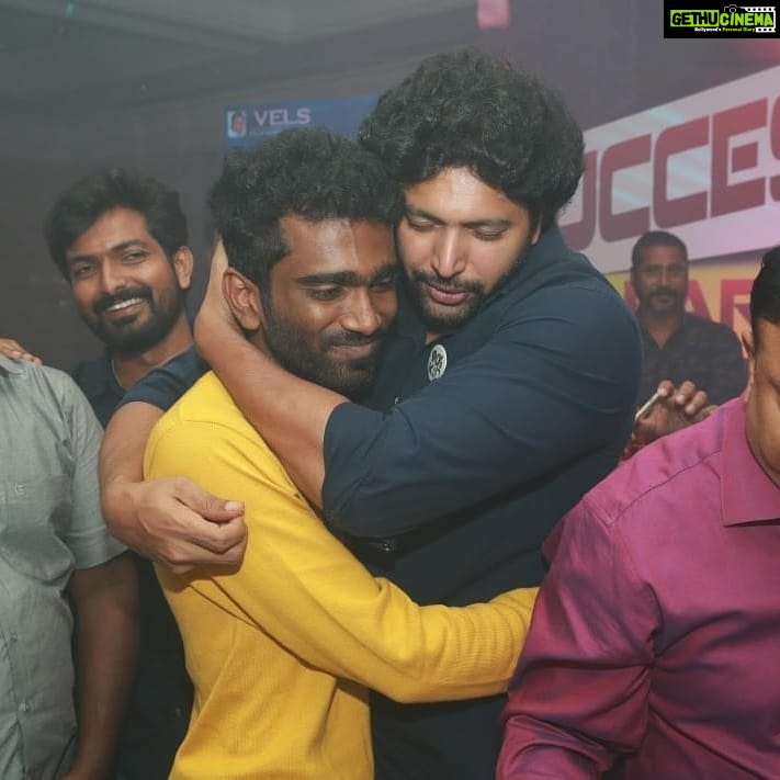 Pradeep Ranganathan - 76.5K Likes - What more can I ask for ❤❤❤❤❤ He took care of me like his son ❤❤❤❤❤ Happyyyyyyyyyyyyyyyyyyyyyyy ❤❤❤❤❤❤❤❤
@aarti.ravi
#Comali