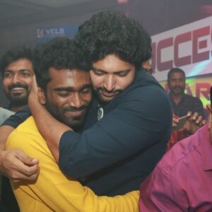 Pradeep Ranganathan Instagram - What more can I ask for ❤❤❤❤❤ He took care of me like his son ❤❤❤❤❤ Happyyyyyyyyyyyyyyyyyyyyyyy ❤❤❤❤❤❤❤❤
@aarti.ravi
#Comali
