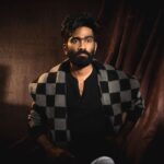 Pradeep Ranganathan Instagram - Whole credits to the very sweet team below . Everyone the photographer , stylist , designer, makeup artist , hair stylist , editor ,assistants ,light men were so cool and talented☺️ Photographer @gk_.photography._ Stylist @paviiiee_08 Designer @vurccidali Makeup @vaishusmakeuprevamp Assis @_dhinesh_siva_ Retouch @harry_dane_retouch Hair @s_h_a_r_a_n_s_t_y_l_i_s_t