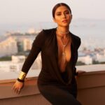 Pranutan Bahl Instagram – what it really means to live life golden 🧡

FILMFARE ready ✨

Outfit @houseofcb
Necklaces @amamajewels @anaqajewels
Cuffs & Rings  @bblinggbymeghana
 @zariinjewelry

Styled by @anshikaav
Assisted by @roshiijain
Fashion intern @bhatia_tanisha

Make up @shankarsawantmakeup
Hair @sunny_hair @kavitaparmar_makeup_hair

Shot by @niranjanpat