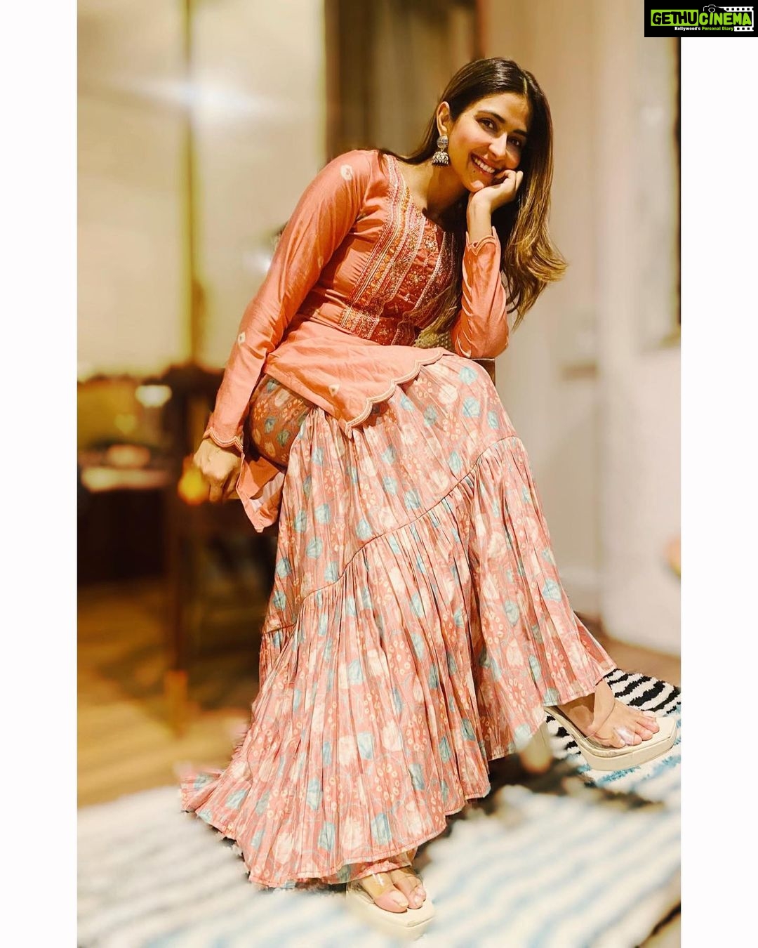 Pranutan Bahl Instagram - maybe this is peacher perfect ✨🧡