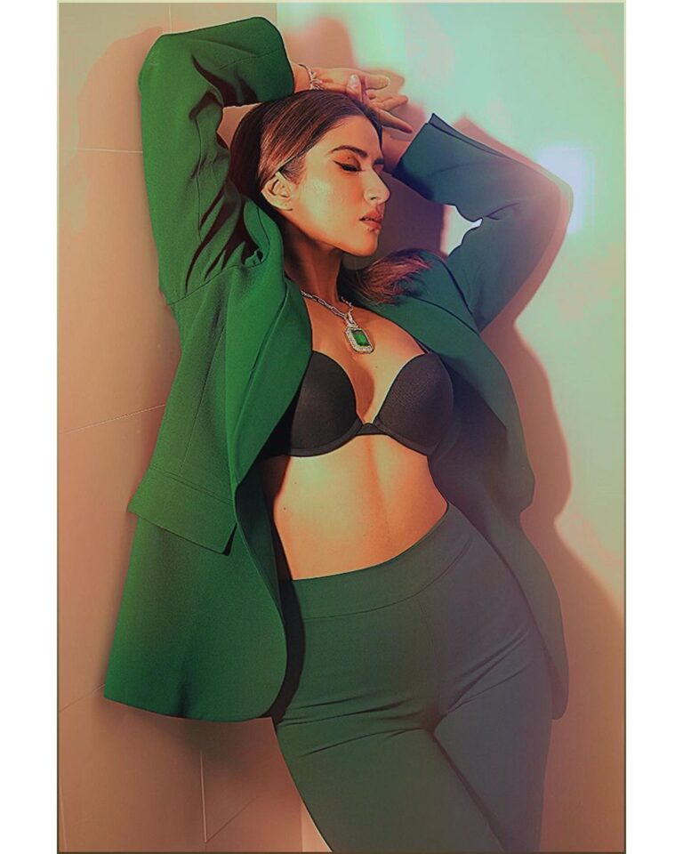 Pranutan Bahl Instagram - promise you I’m a green flag 🧃 Outfit- @zara Bustier- @hm Neck piece- @houseofshikha Styling- @anishagandhi3 @rochelledsa Make up- @shankarsawantmakeup Photography- @popmercy