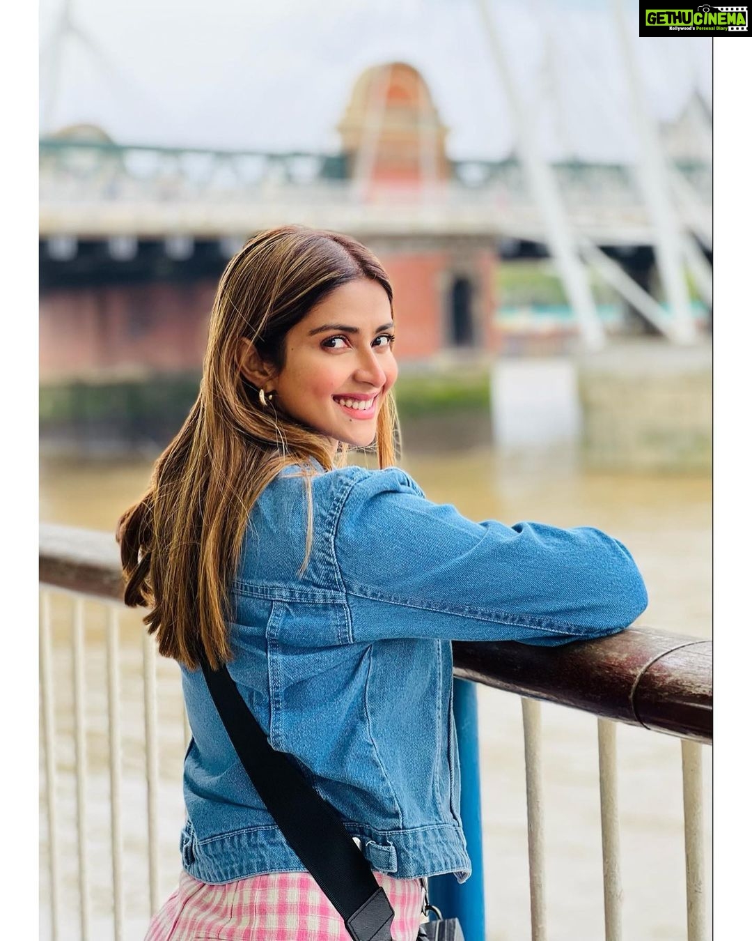 Pranutan Bahl Instagram - the smile before your carousel ride 🎠💗 South Bank London