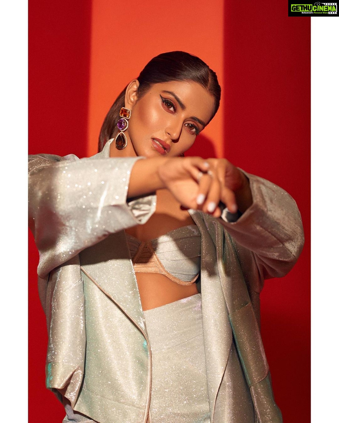 Pranutan Bahl Instagram - showstopper this weekend for the coolest @pinkporcupines 🧡 at @timesfashionweek @vespaindia Outfit - @pinkporcupines Jewellery-@shriparamanijewels Make up- @shankarsawantmakeup Hair- @sunny_hairr Styling - @who_wore_what_when Photography - @niranjanpat