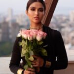 Pranutan Bahl Instagram - i rose to the occasion 🌷 Outfit @houseofcb Necklaces @amamajewels @anaqajewels Cuffs & Rings @bblinggbymeghana @zariinjewelry Styled by @anshikaav Assisted by @roshiijain Fashion intern @bhatia_tanisha Make up @shankarsawantmakeup Hair @sunny_hair @kavitaparmar_makeup_hair Shot by @niranjanpat