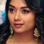 Preethi Sharma Instagram – కుందనపు బొమ్మ మన అధ్య 😍😍

మన ఆధ్య లో మీకు నచ్చిన క్వాలిటీస్ ని కామెంట్ చేయండి😍😍

#WomanCrushWednesday #PadamatiSandhyaRagam #ZeeOnTheGoReels #ZeeTelugu