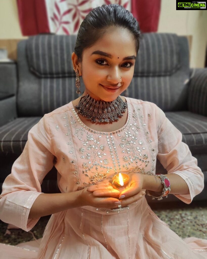 Preethi Sharma Instagram - May the Festival of Lights bring success and brighten up your future endeavours 🪔…. Wishing you and your family a happy and prosperous DIWALI 🪔 #preelovesyou☮️ #familycelebration