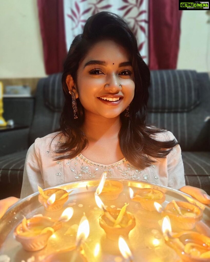 Preethi Sharma Instagram - May the Festival of Lights bring success and brighten up your future endeavours 🪔…. Wishing you and your family a happy and prosperous DIWALI 🪔 #preelovesyou☮️ #familycelebration