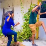 Preethi Sharma Instagram - When we can’t control ourself to dance 🤗 Istadhuku Ada arambichiruvom Crazy us 🤣 #malar #katturerumbu #machamodeon
