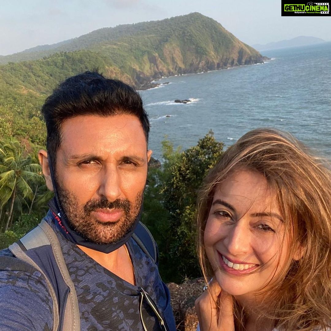 Preeti Jhangiani Instagram - Time flies ( and hair ) when you’re having fun! #goa #goatravels #caboderamafort