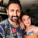 Preeti Jhangiani Instagram - It’s a stay at home #anniversary for us... hope everyone is staying put at home , practising #socialdistancing if they do have to step out and washing their hands ! Sending out a prayer today for the world 🙏 #happyanniversarymylove @dabasparvin #thankyouforallthewishes #love #gratitude #healtheworld