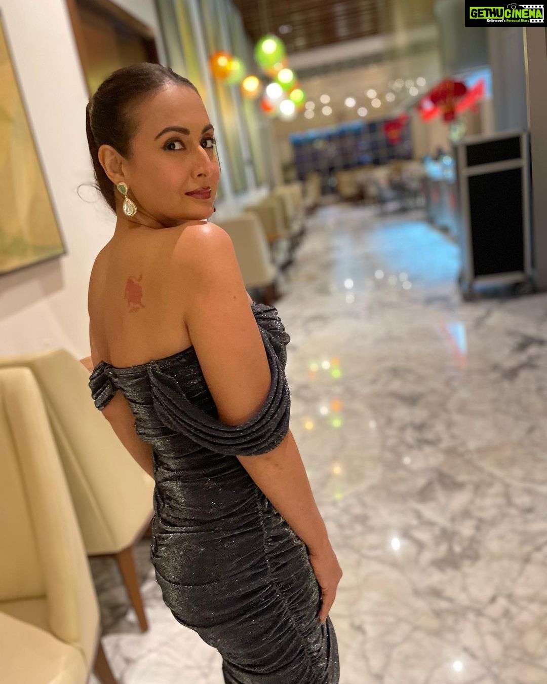 Preeti Jhangiani Instagram - If you change the way you look at things .. The things you look at change - Wayne Dyer Dubai - UAE