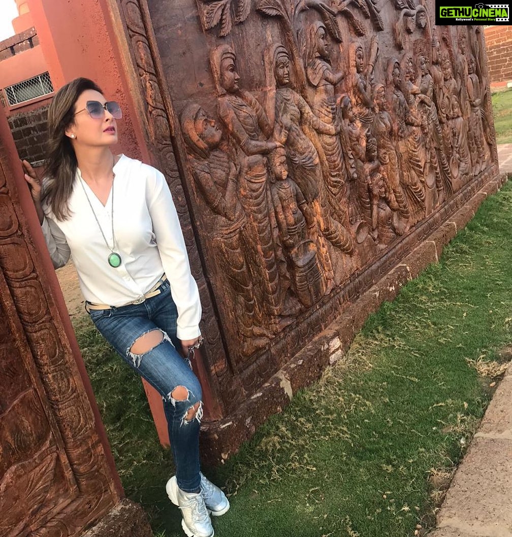 Preeti Jhangiani Instagram - Always stay positive #wecanbeatthis